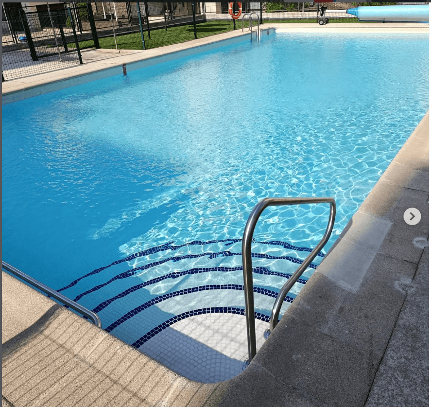 Piscina comunitaria construida por Dialsa en Colmenar Viejo